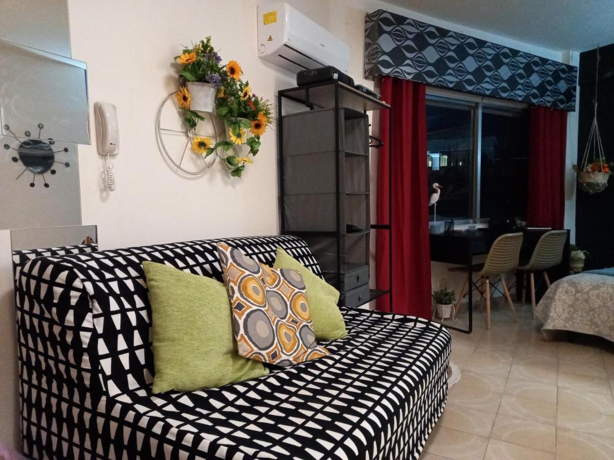 Artemis Boutique Apartment 2 Limassol Bagian luar foto