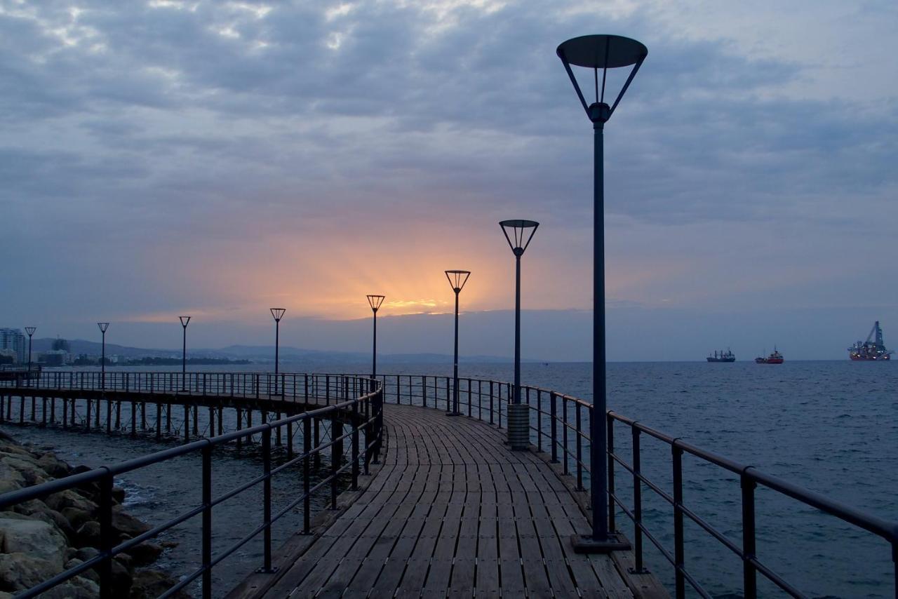 Artemis Boutique Apartment 2 Limassol Bagian luar foto