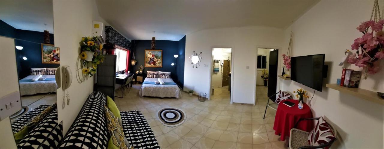 Artemis Boutique Apartment 2 Limassol Bagian luar foto